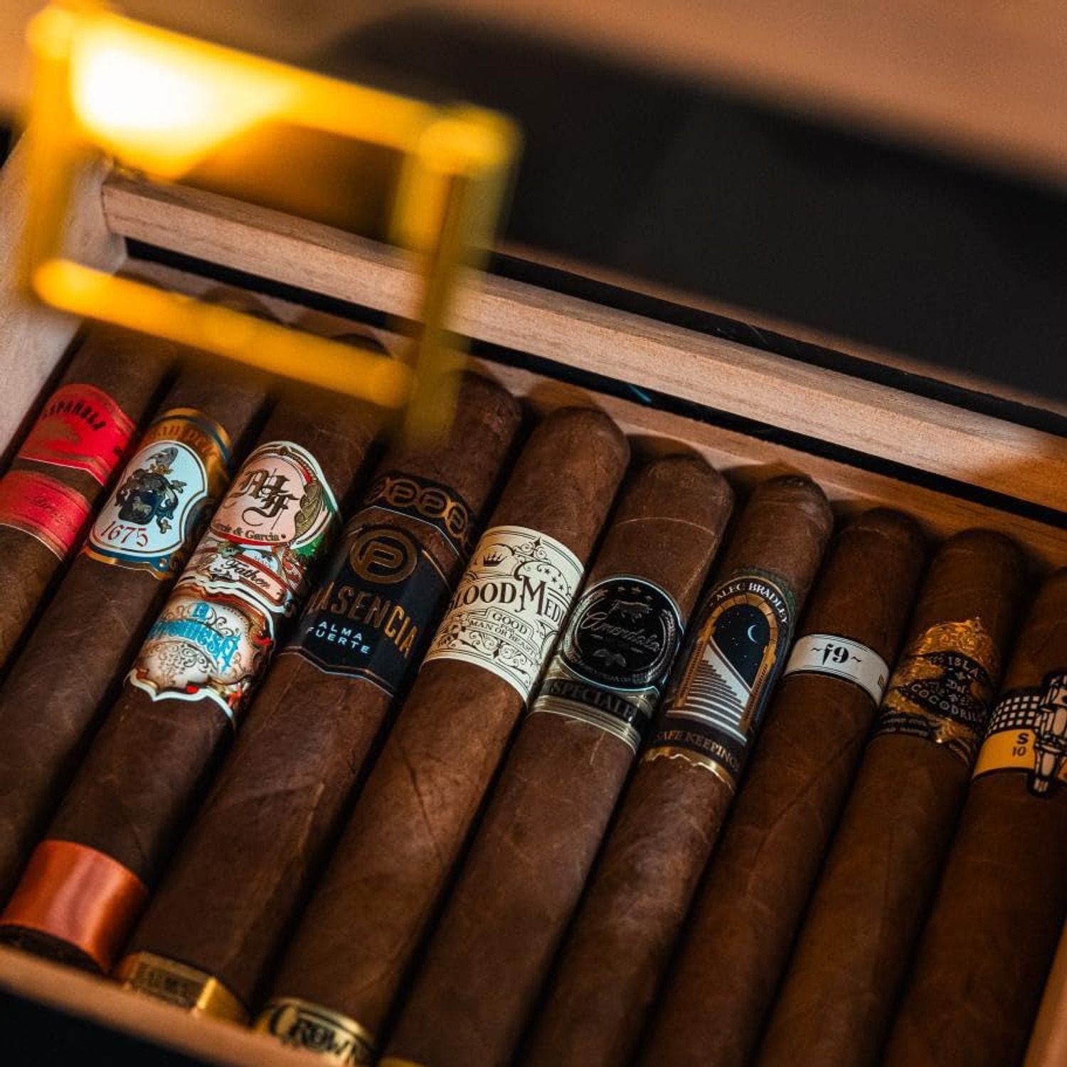 KingChii Electric Humidor 3L Temperature Controlled Cigar Cabinet